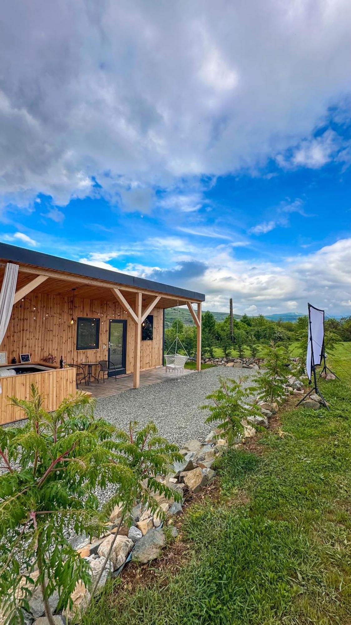 Villa Kubiq Transalpina à Petresti Extérieur photo