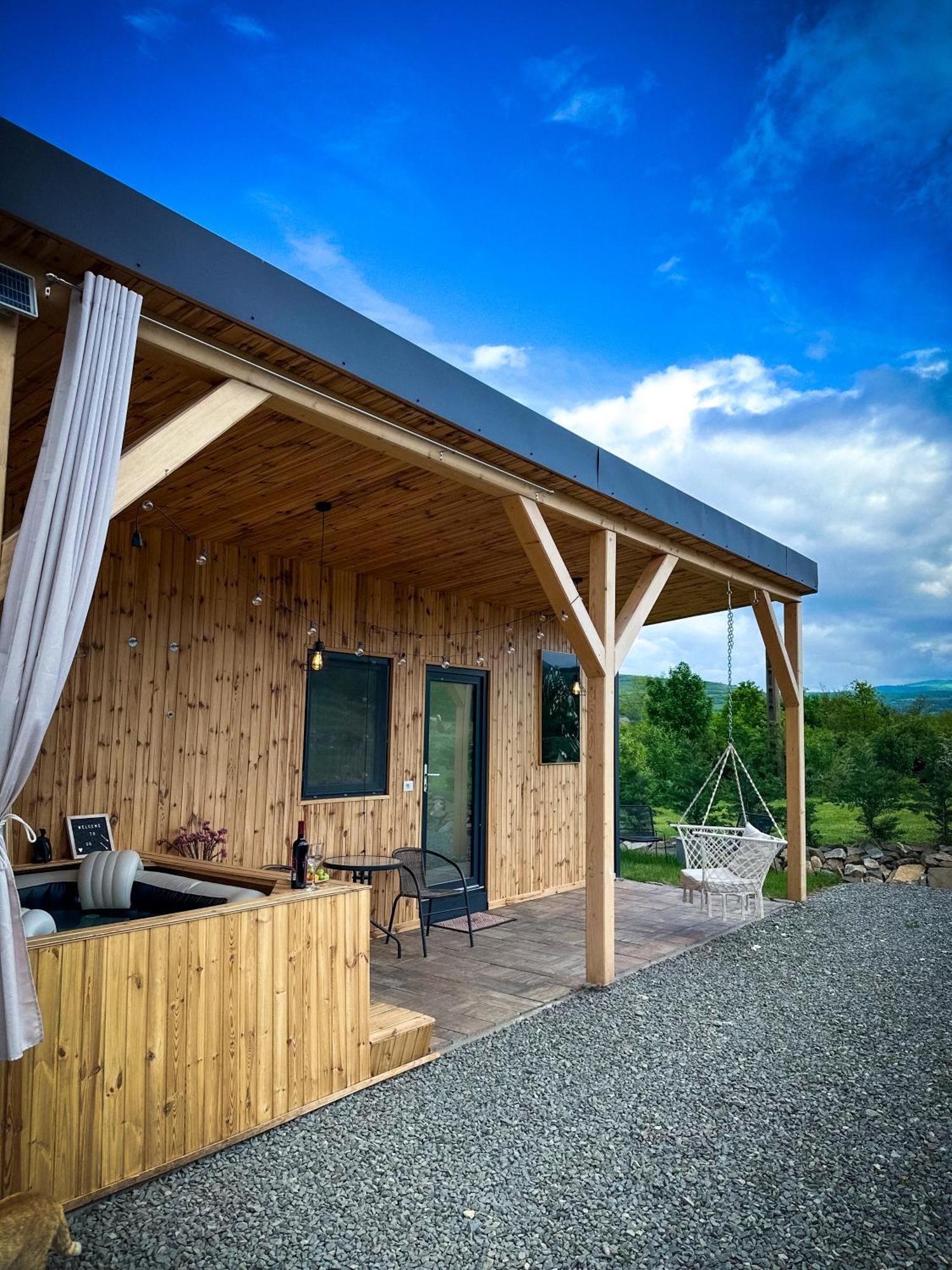 Villa Kubiq Transalpina à Petresti Extérieur photo