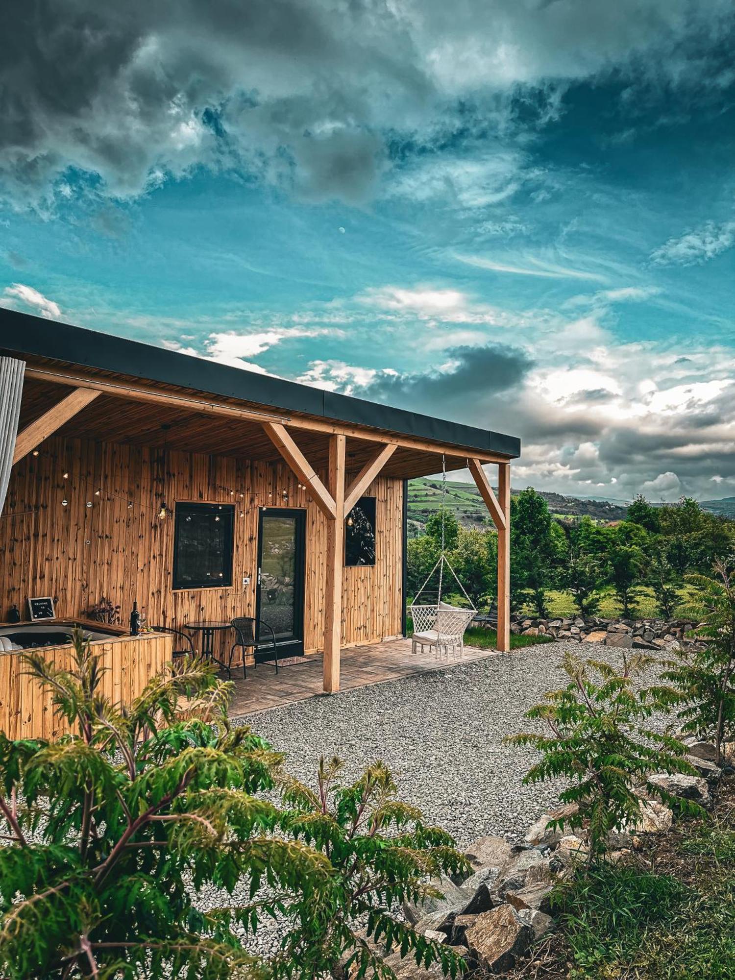 Villa Kubiq Transalpina à Petresti Extérieur photo