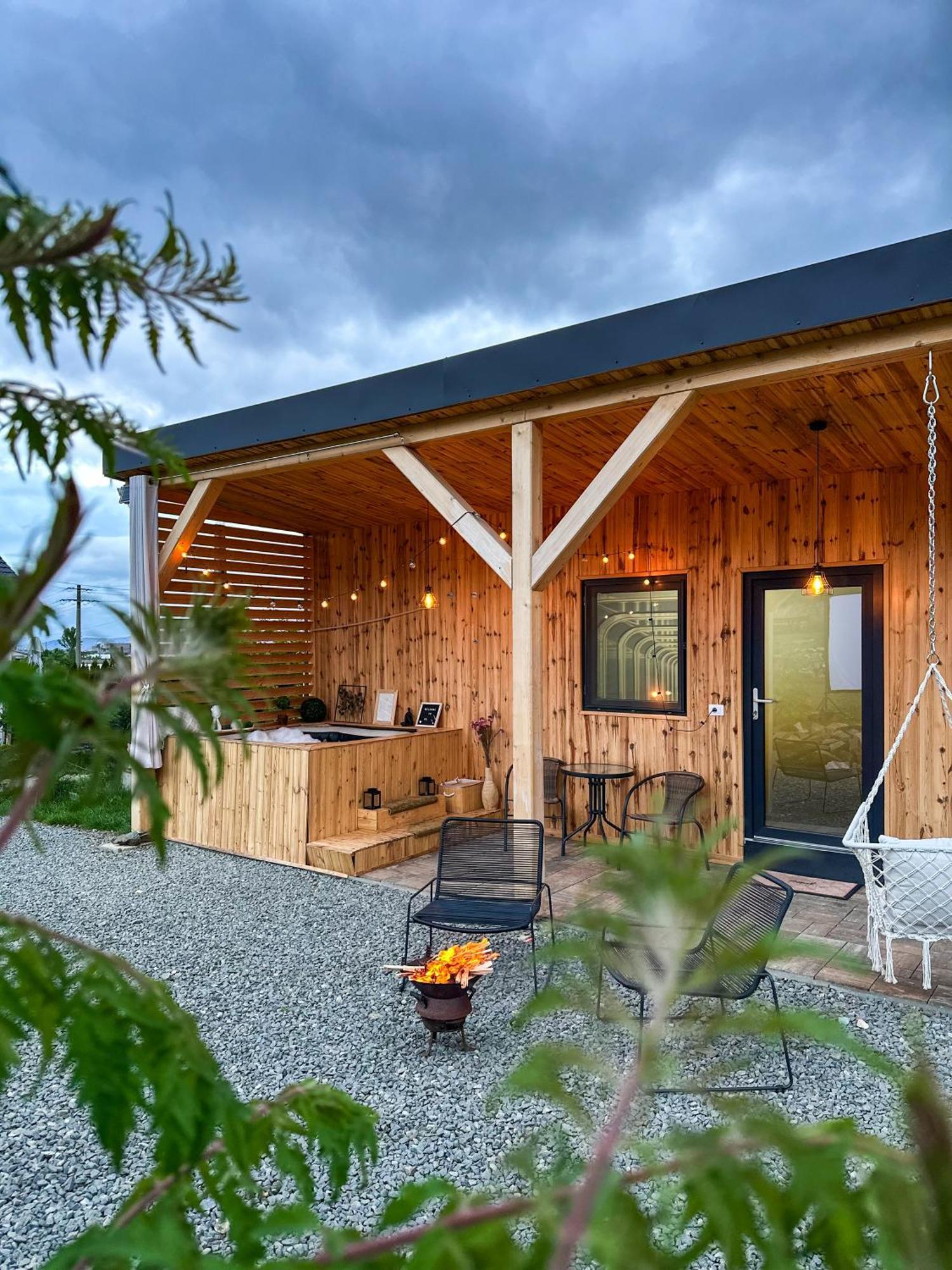 Villa Kubiq Transalpina à Petresti Extérieur photo