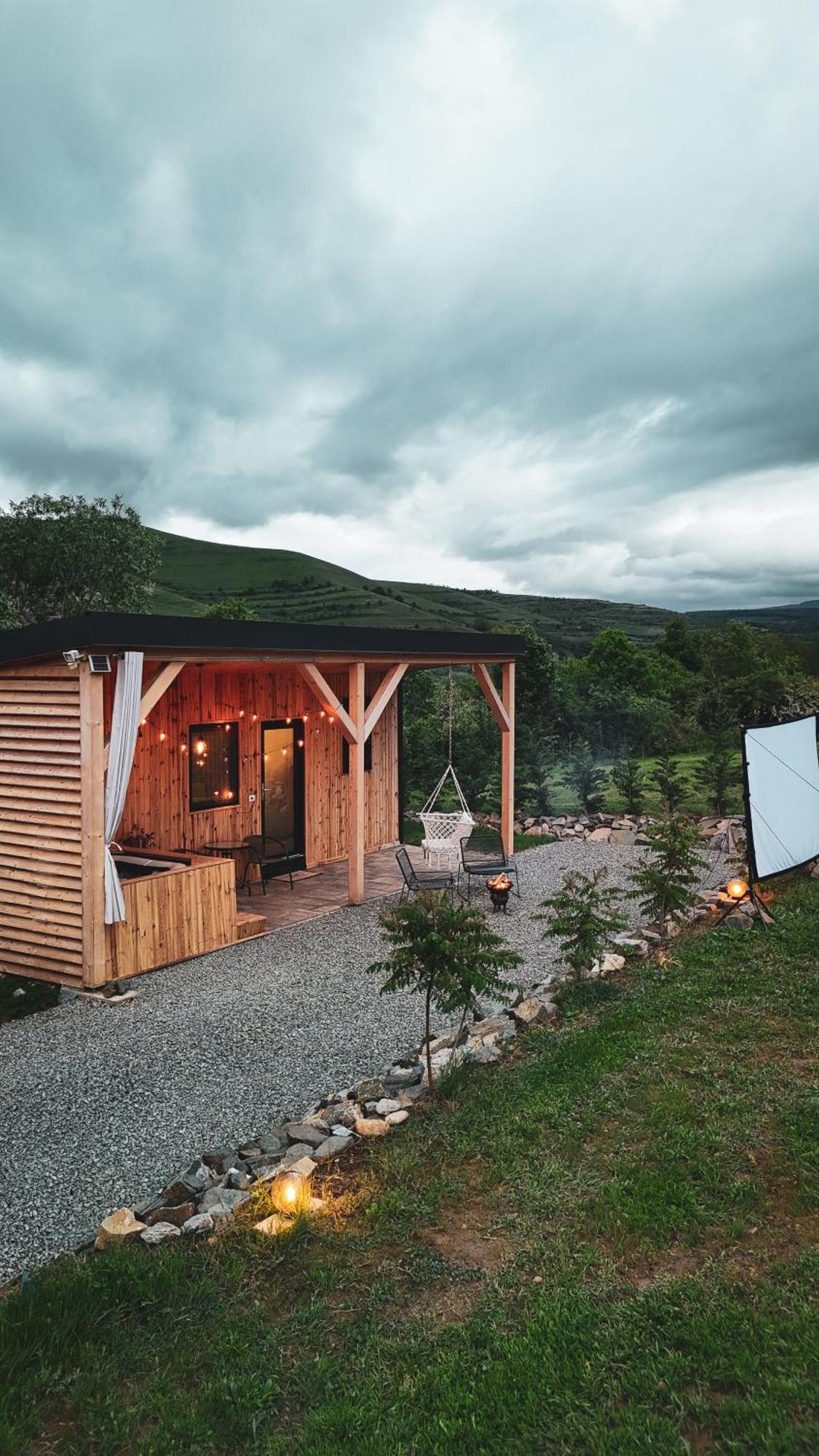 Villa Kubiq Transalpina à Petresti Extérieur photo